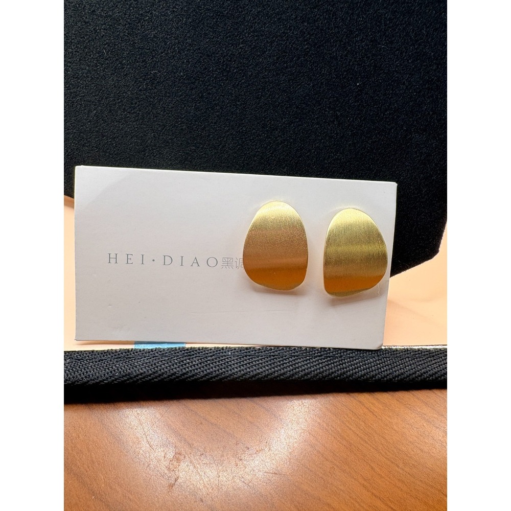 Hei Diao Gold‎ Earrings, Costume Jewelry